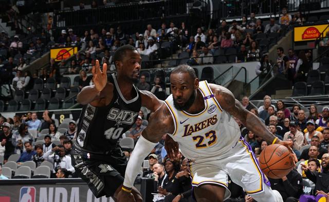 开云网页 - 浓眉哥爆冷击败C9，赛事规则更新引爆全场！